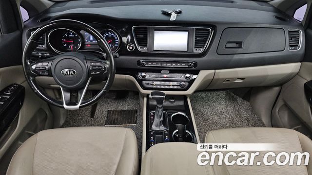 Kia Carnival 9-Seater Prstige 2019 — фото 7