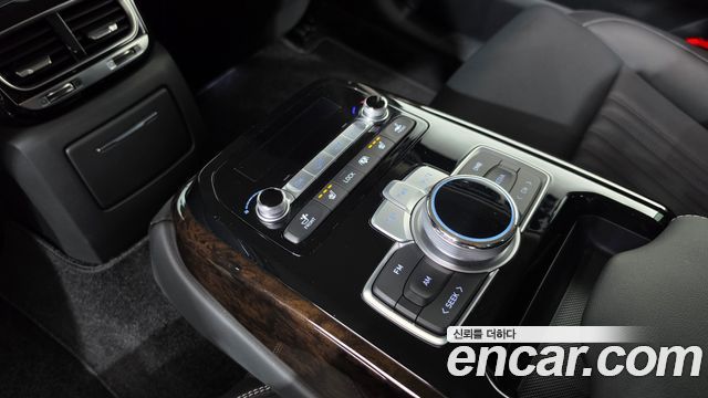 Genesis G90 3.8 AWD Luxury 2021 — фото 14