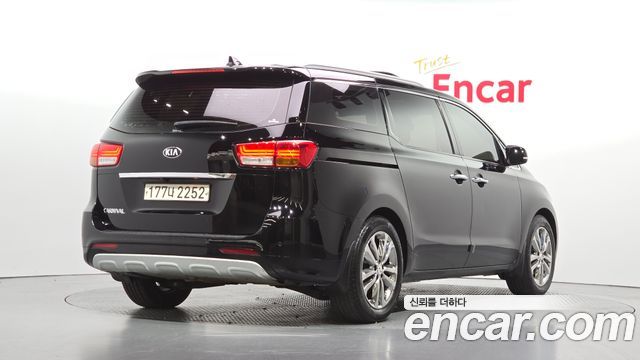 Kia Carnival 9-seater Prestige 2018 — фото 2