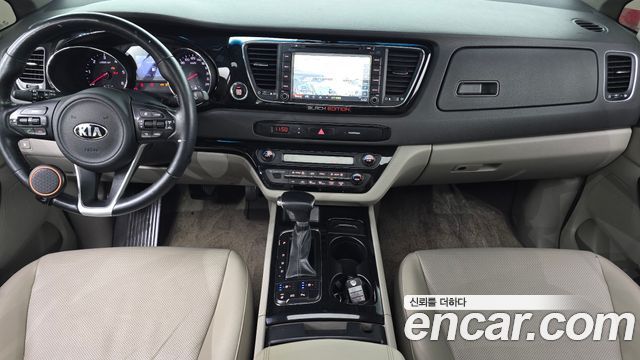 Kia Carnival 9-seater Prestige 2018 — фото 7