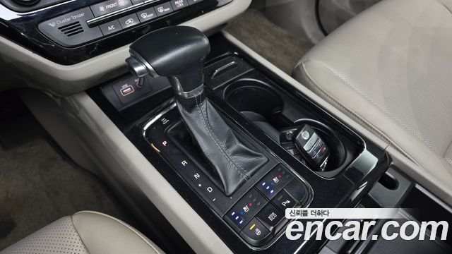 Kia Carnival 9-seater Prestige 2018 — фото 9