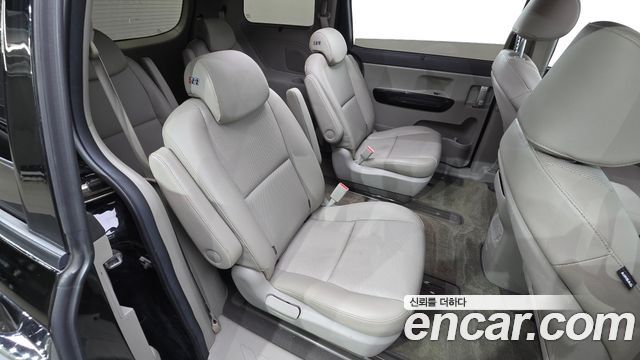 Kia Carnival 9-seater Prestige 2018 — фото 12