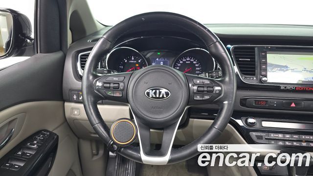 Kia Carnival 9-seater Prestige 2018 — фото 14
