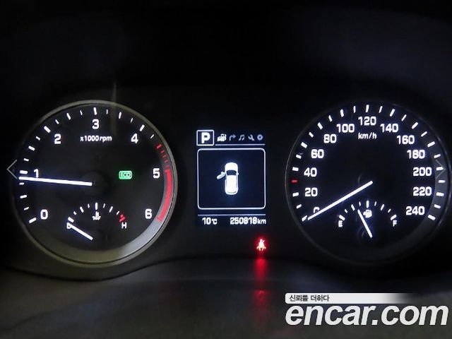Hyundai Tucson Diesel 2.0 2WD Modern 2016 — фото 9