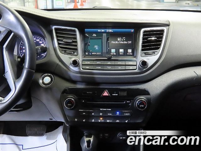 Hyundai Tucson Diesel 2.0 2WD Modern 2016 — фото 15