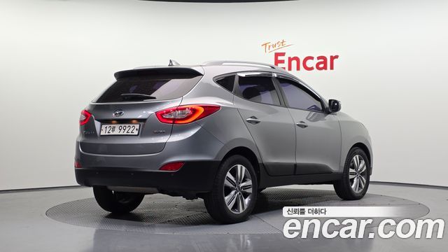 Hyundai Tucson ix Diesel(e-VGT) 2WD Smart special 2015 — фото 2