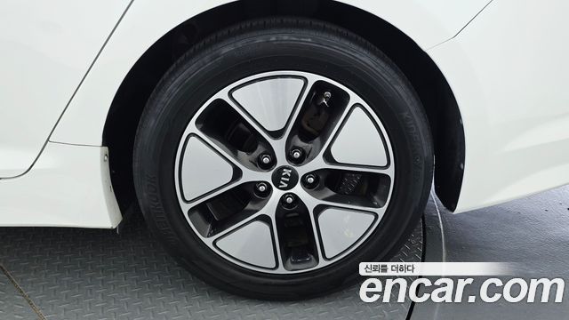 Kia K5 Hybrid Prestige 2014 — фото 21