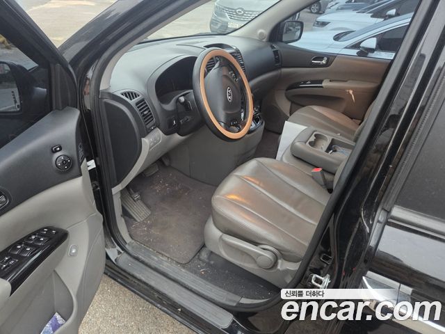 Kia Carnival R New Carnival Limousine GLX High-Deluxe 2012 — фото 17