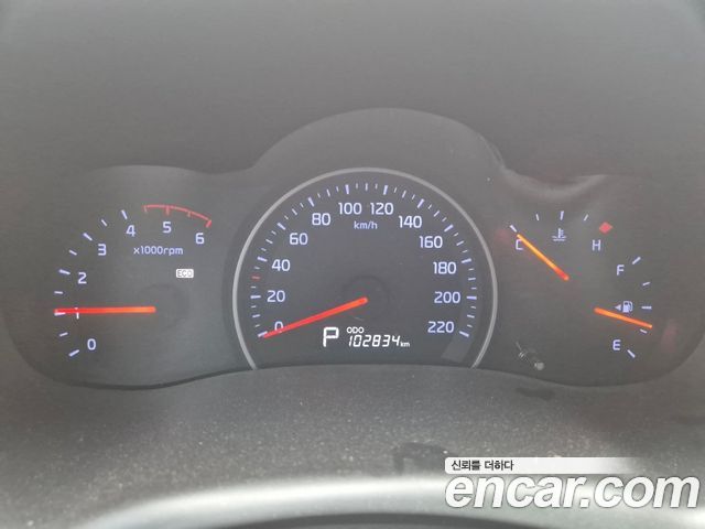 Kia Carnival R New Carnival Limousine GLX High-Deluxe 2012 — фото 19