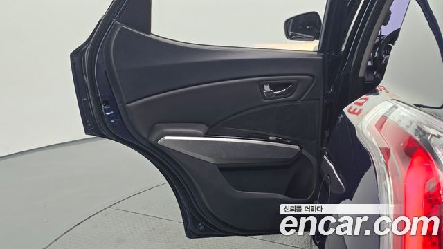 KG Mobility (SsangYong) Tivoli LX 2WD DLX 2015 — фото 25