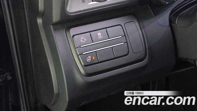 KG Mobility (SsangYong) Tivoli LX 2WD DLX 2015 — фото 27