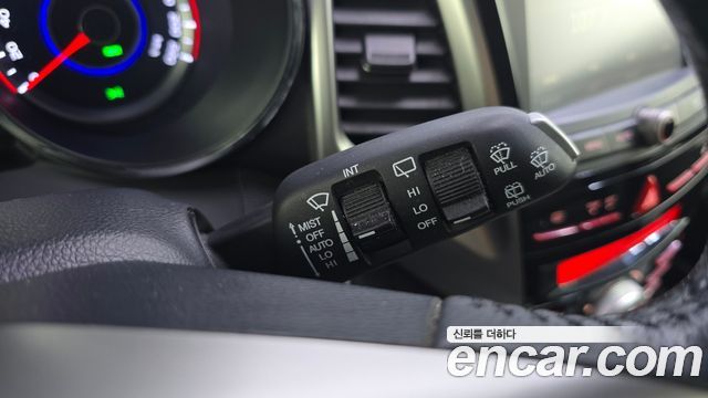 KG Mobility (SsangYong) Tivoli LX 2WD DLX 2015 — фото 28