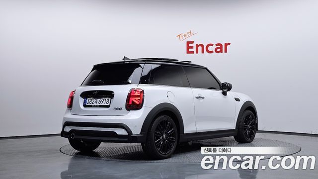 MINI Cooper Classic Plus 3rd 2024 — фото 2
