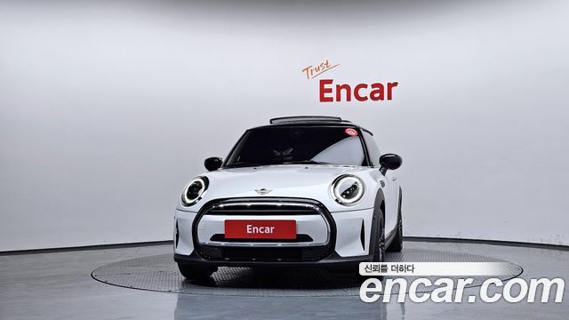 MINI Cooper Classic Plus 3rd 2024 — фото 3