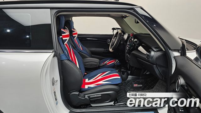 MINI Cooper Classic Plus 3rd 2024 — фото 11