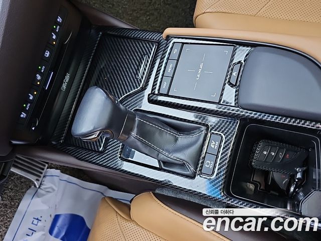 Lexus ES300h (VII) Executive 2019 — фото 8