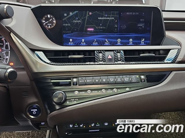 Lexus ES300h (VII) Executive 2019 — фото 10