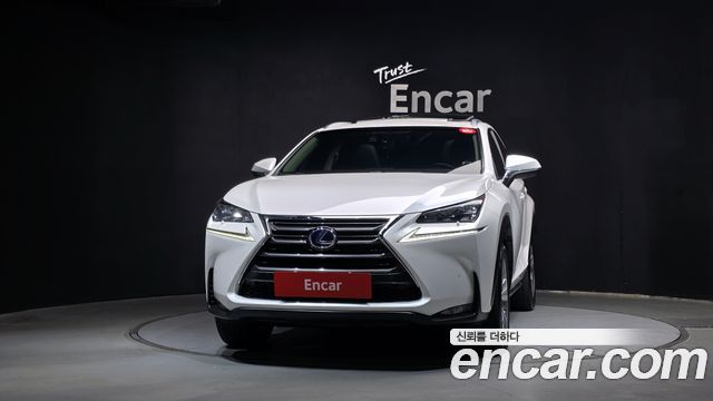 Lexus NX300h Executive 2017 — фото 3