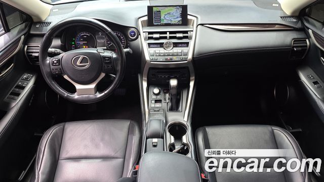 Lexus NX300h Executive 2017 — фото 7