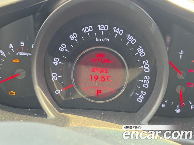Kia Sportage R Diesel 2WD TLX High-Deluxe 2013 — фото 15