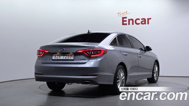 Hyundai Sonata (LF) 2.0 Smart 2015 — фото 2