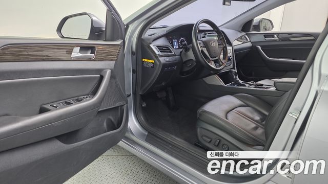 Hyundai Sonata (LF) 2.0 Smart 2015 — фото 10