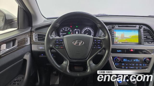 Hyundai Sonata (LF) 2.0 Smart 2015 — фото 13