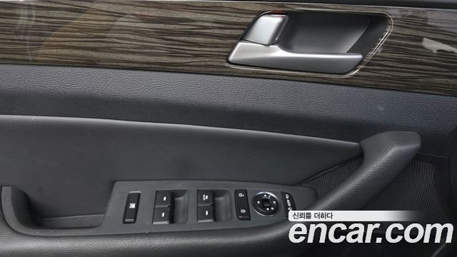 Hyundai Sonata (LF) 2.0 Smart 2015 — фото 19