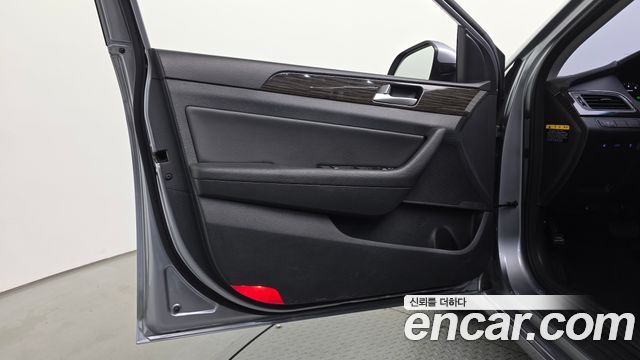 Hyundai Sonata (LF) 2.0 Smart 2015 — фото 24