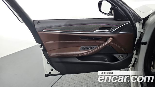 BMW 5 Series (G30) 530i M Sport Package Plus 2018 — фото 24