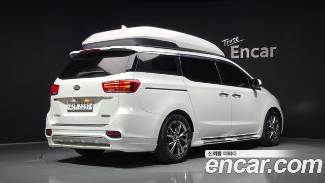Kia Carnival Gasoline 9-Seater Hi-Limousine Noblesse Special 2019 — фото 2