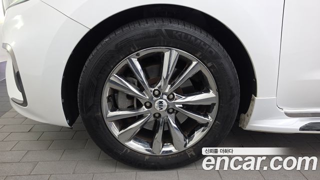 Kia Carnival Gasoline 9-Seater Hi-Limousine Noblesse Special 2019 — фото 5