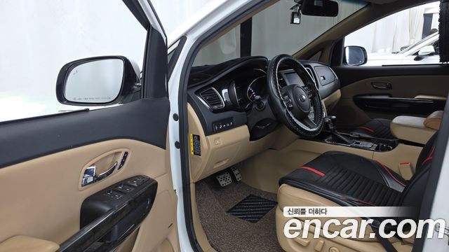 Kia Carnival Gasoline 9-Seater Hi-Limousine Noblesse Special 2019 — фото 10