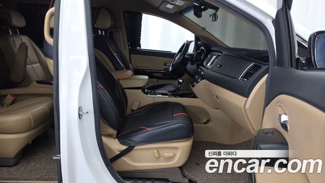 Kia Carnival Gasoline 9-Seater Hi-Limousine Noblesse Special 2019 — фото 11