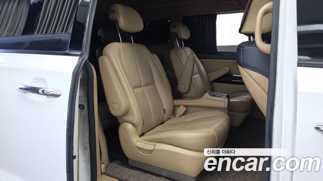 Kia Carnival Gasoline 9-Seater Hi-Limousine Noblesse Special 2019 — фото 12