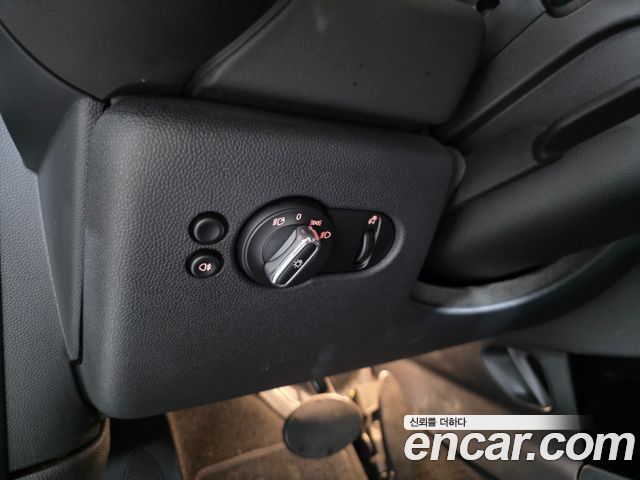 MINI Cooper Electric SE Classic 3rd 2023 — фото 20