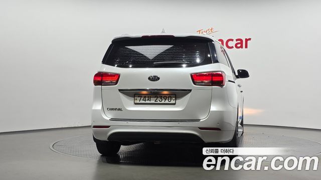 Kia Carnival 11-seater Prestige 2018 — фото 4