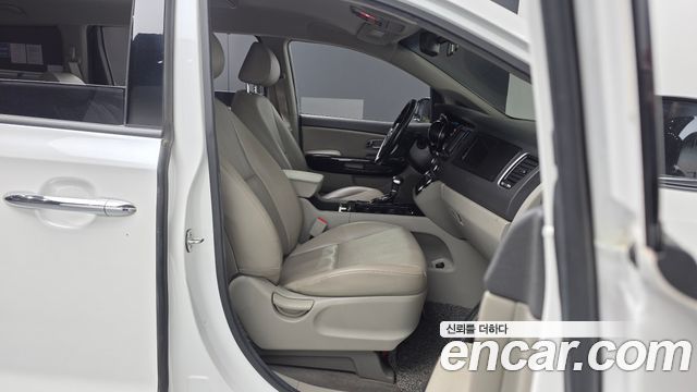 Kia Carnival 11-seater Prestige 2018 — фото 11