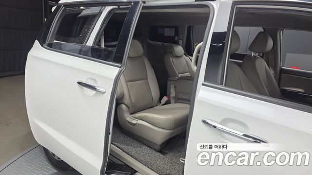 Kia Carnival 11-seater Prestige 2018 — фото 12