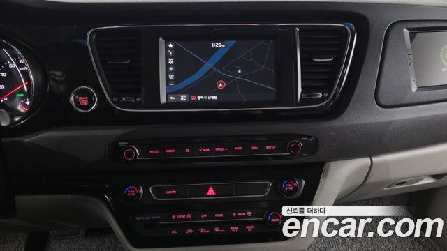 Kia Carnival 11-seater Prestige 2018 — фото 14