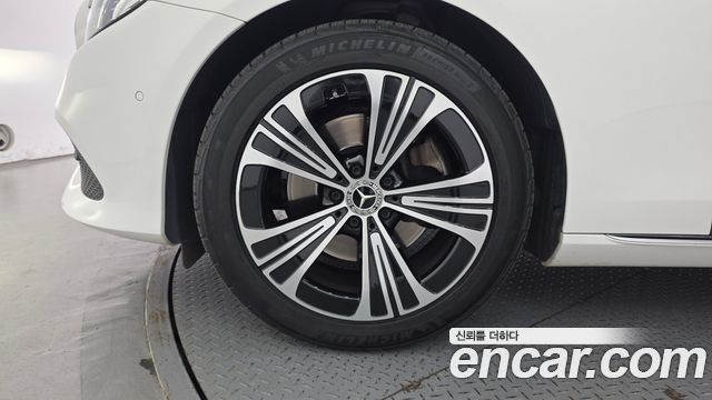 Mercedes-Benz E-Class (W213) E200 Avantgarde 2018 — фото 5