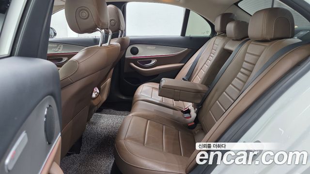 Mercedes-Benz E-Class (W213) E200 Avantgarde 2018 — фото 12