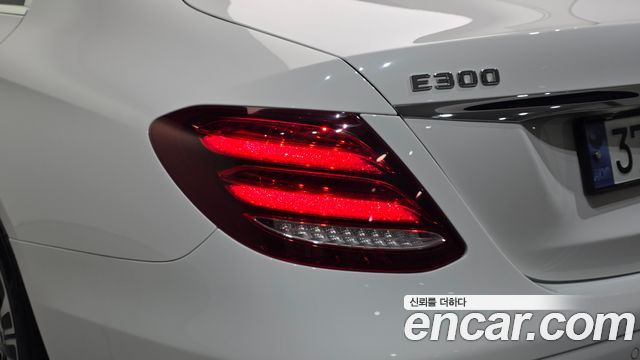 Mercedes-Benz E-Class (W213) E200 Avantgarde 2018 — фото 23