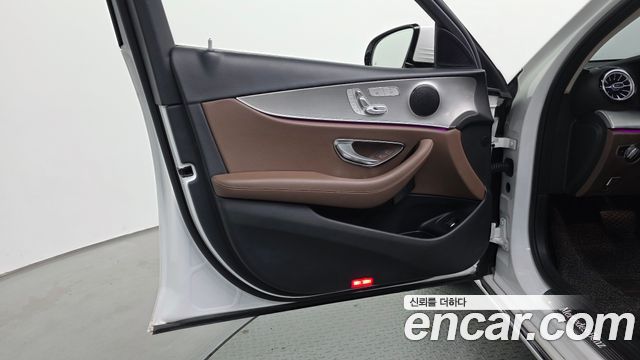 Mercedes-Benz E-Class (W213) E200 Avantgarde 2018 — фото 24