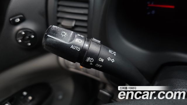 Kia Carnival R New Carnival Limousine GLX High-Deluxe 2012 — фото 17