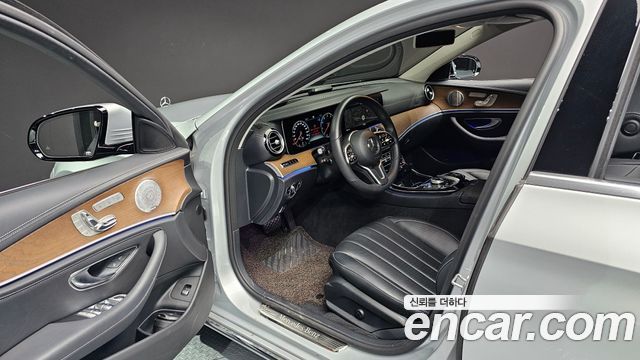 Mercedes-Benz E-Class (W213) E300 4MATIC Exclusive 2019 — фото 11