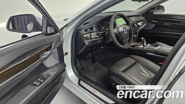 BMW 7 Series (F01) 750Li xDrive 2013 — фото 13