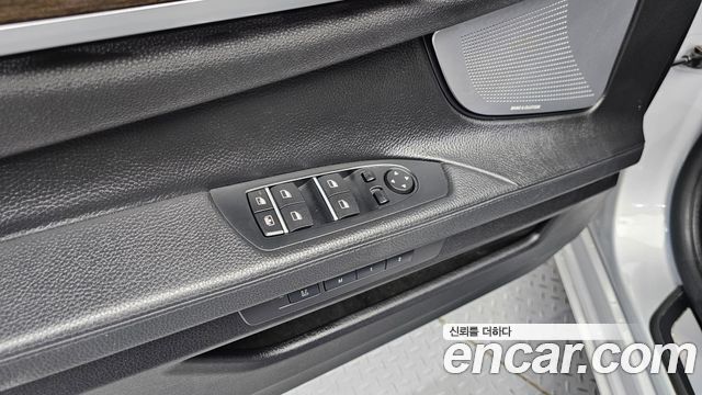 BMW 7 Series (F01) 750Li xDrive 2013 — фото 14