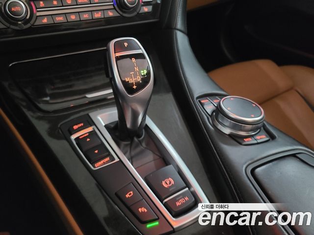BMW 6 Series (F12) 650i Convertible 2017 — фото 9