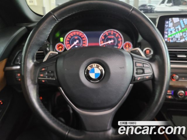 BMW 6 Series (F12) 650i Convertible 2017 — фото 15